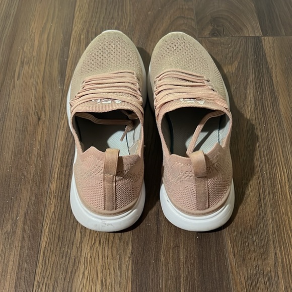 APL Techloom Breeze sneaker women’s 8.5 - Picture 3 of 5